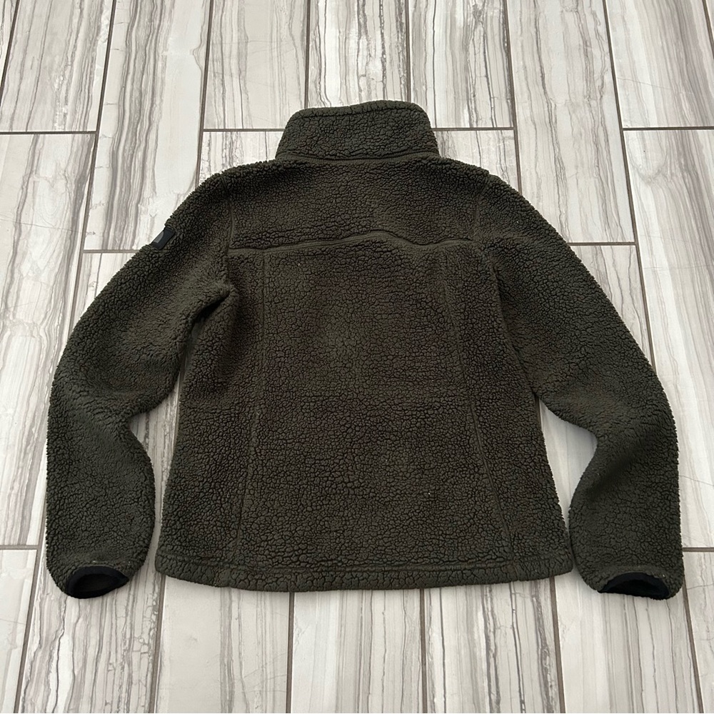 The The North Face polyester sweater. GUC - Picture 5 of 5